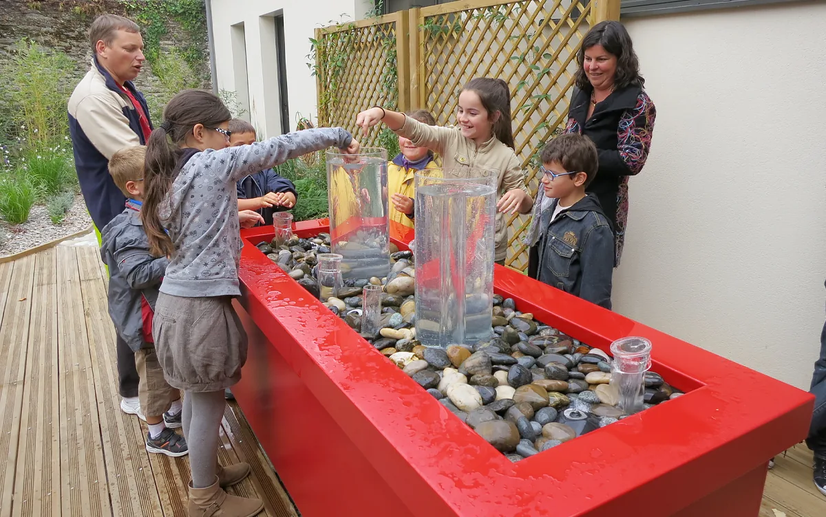 Table d'éveil aquatique