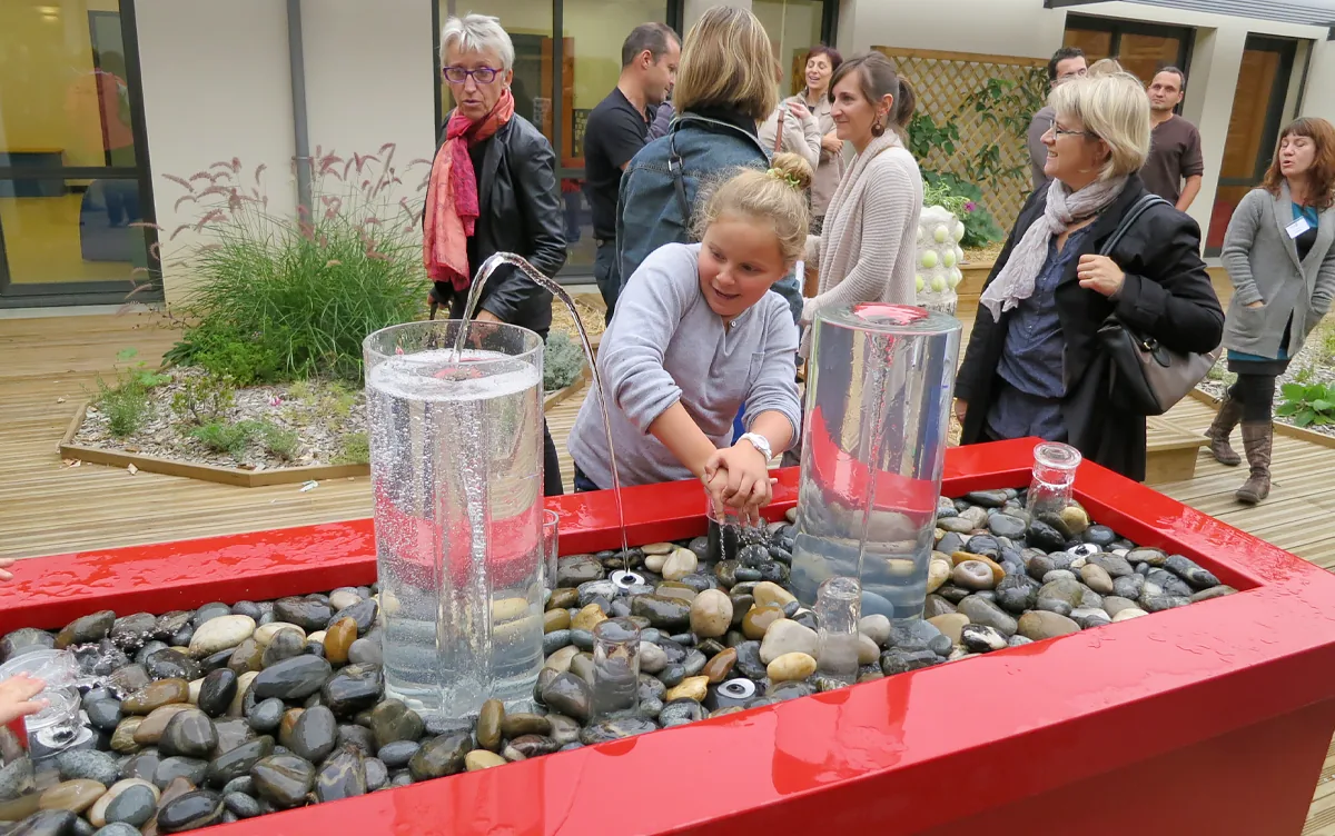 Table d'éveil aquatique, photo 2