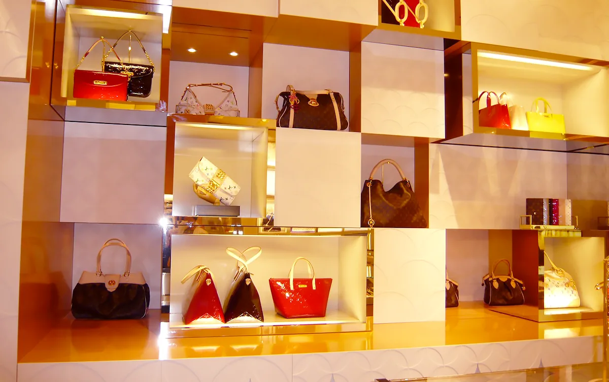 Bag bar Louis Vuitton, photo 2